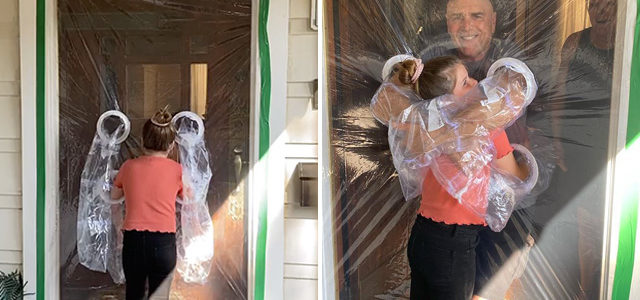 À 10 ans, elle installe un « rideau de câlins » pour pouvoir enlacer ses grands-parents
