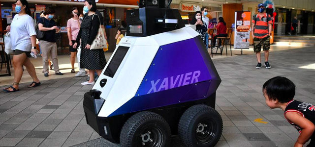 Singapour : des robots pour faire respecter les règles de civilité