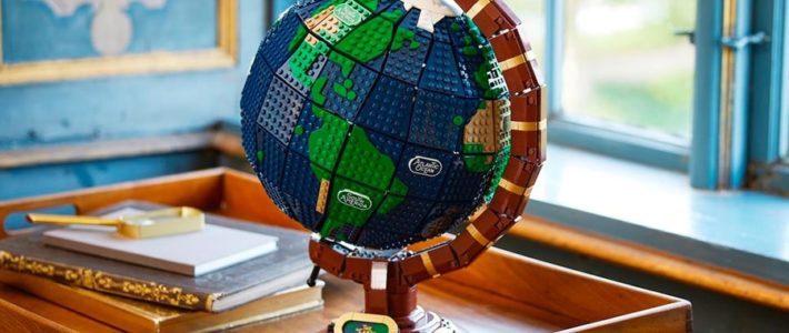 LEGO dévoile son nouveau globe terrestre phosphorescent