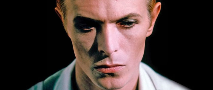 « The Man Who Fell To Earth » : le film culte avec David Bowie s’offre un reboot